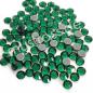 Preview: LUXORIA - DMC Premium Hotfix Strasssteine, SS16 Emerald (Smaragdgrün, Glitzersteine zum Aufbügeln)